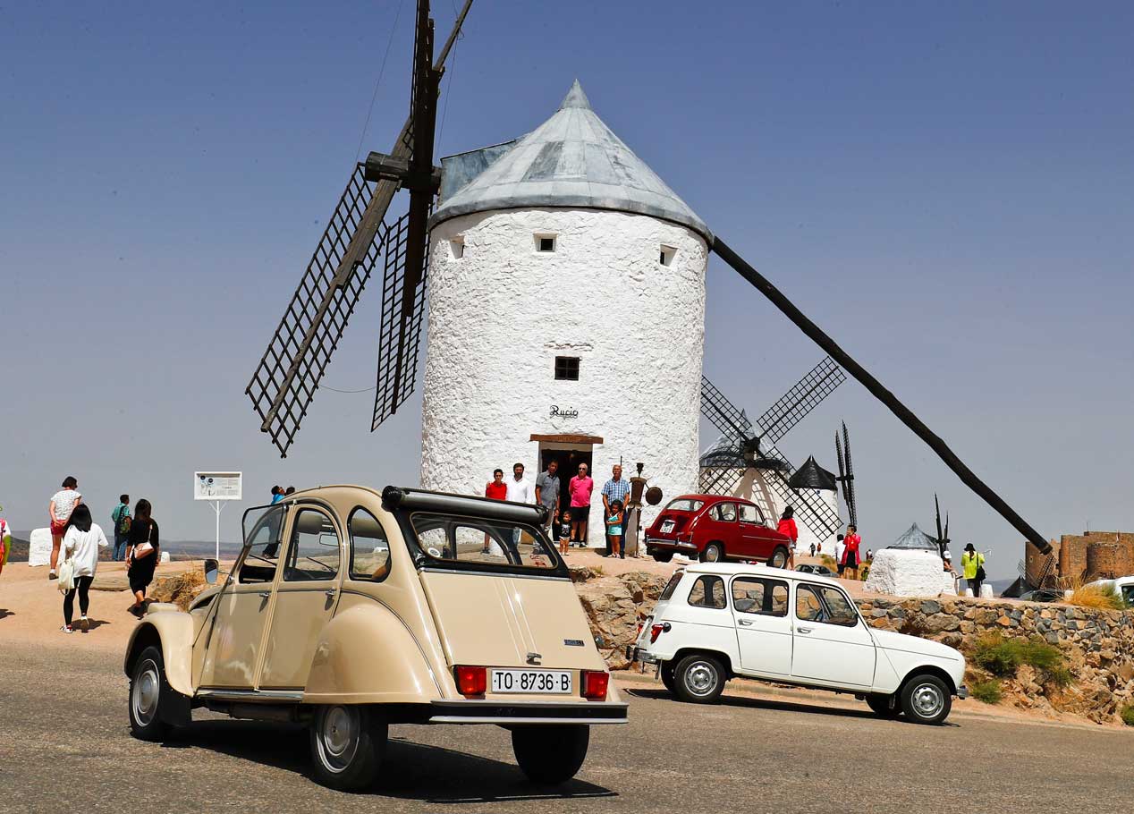 Tres coches que cambiaron el automóvil español: Seat 600, Citroën 2 CV y Renault 4