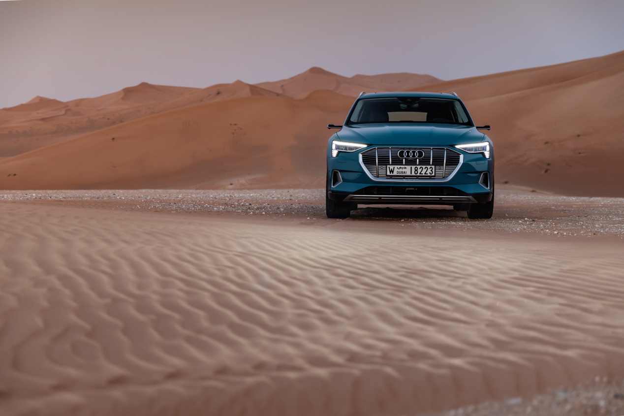 Viajamos a Abu Dhabi con el nuevo e-Tron, el primer SUV eléctrico de Audi