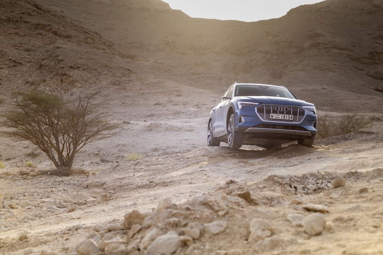 Viajamos a Abu Dhabi con el nuevo e-Tron, el primer SUV eléctrico de Audi