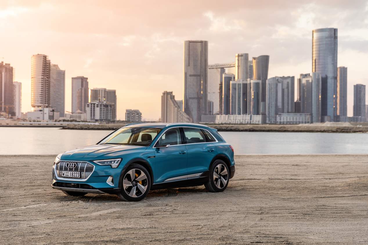Viajamos a Abu Dhabi con el nuevo e-Tron, el primer SUV eléctrico de Audi