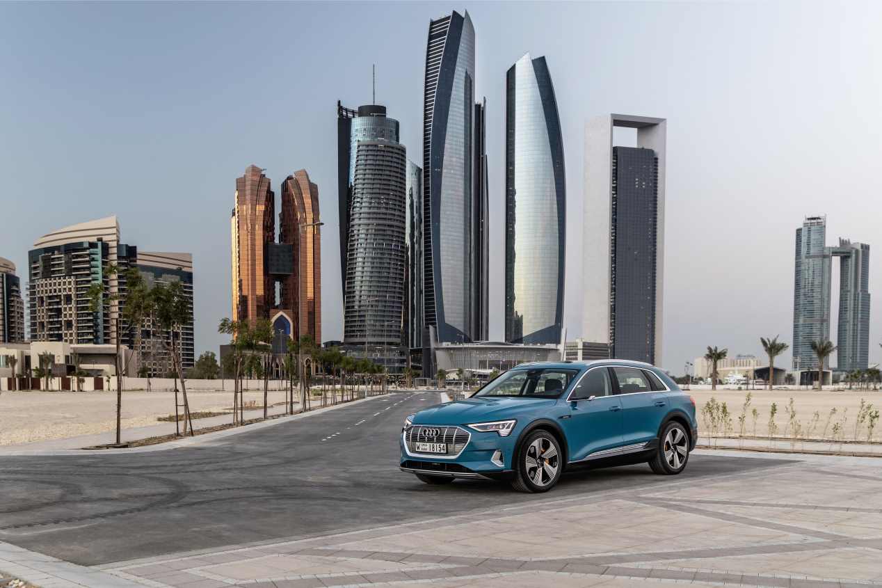 Viajamos a Abu Dhabi con el nuevo e-Tron, el primer SUV eléctrico de Audi