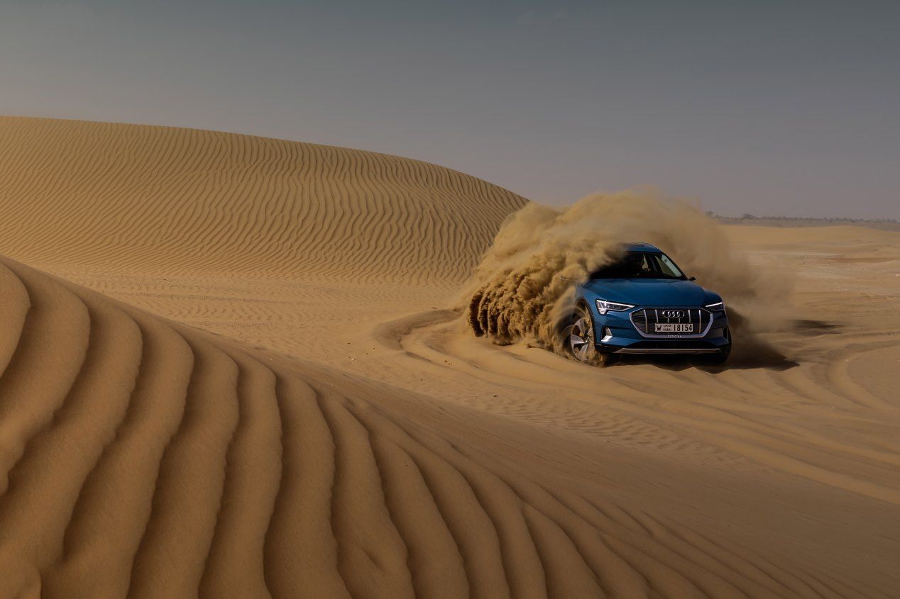 Viajamos a Abu Dhabi con el nuevo e-Tron, el primer SUV eléctrico de Audi