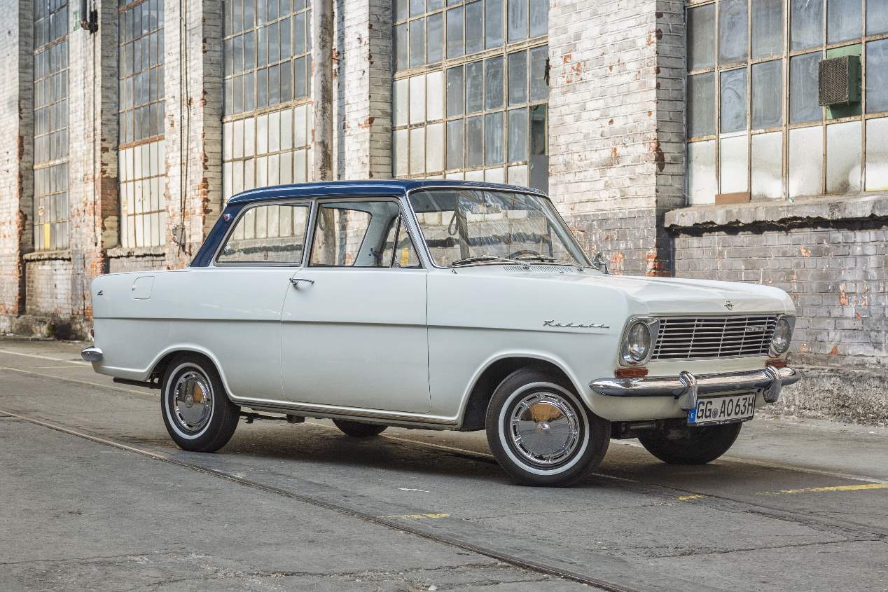 Opel celebra su 120 aniversario: algunos de sus modelos míticos, en imágenes