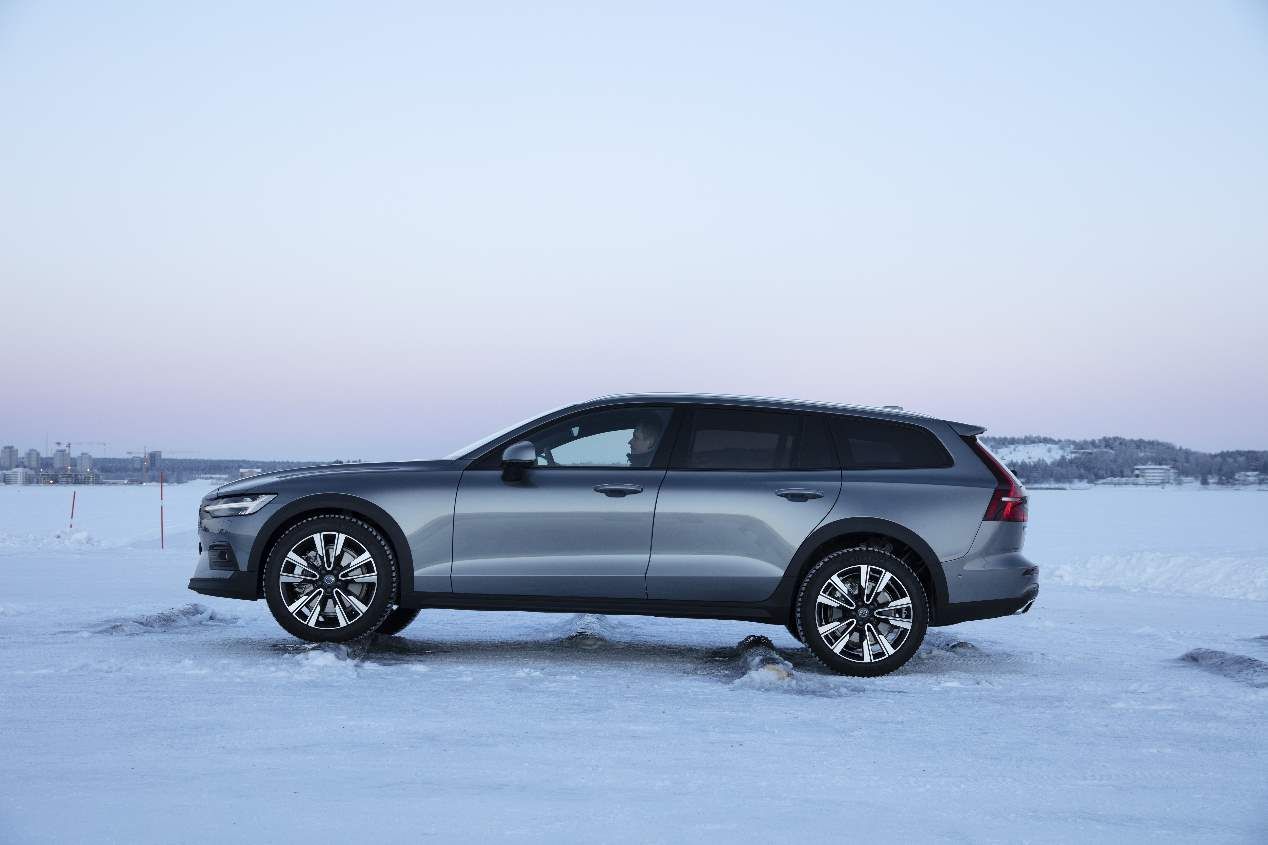 El Volvo V60 Cross Country 2019, en imágenes
