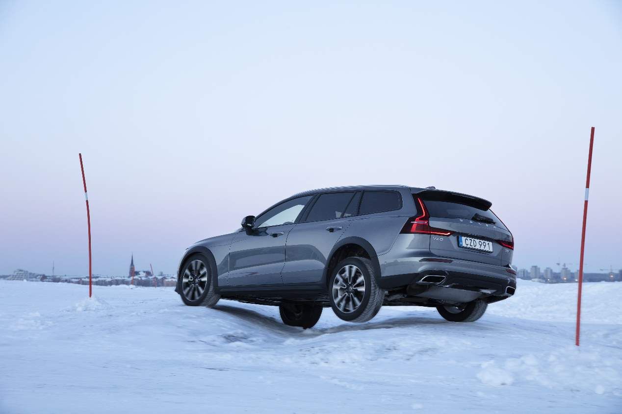 El Volvo V60 Cross Country 2019, en imágenes