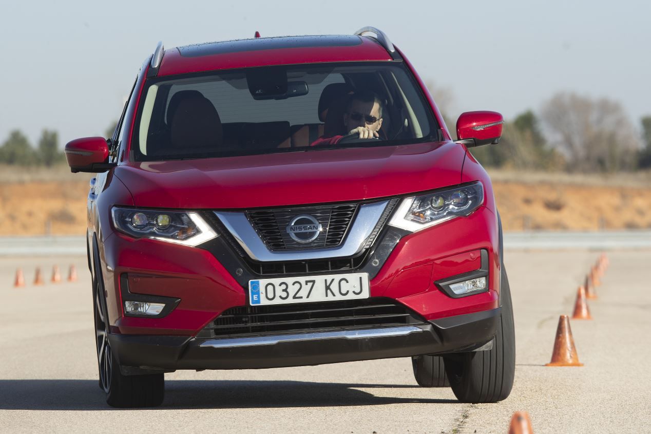 Comparativa: Nissan X-Trail dCi vs Peugeot 5008 BlueHDi