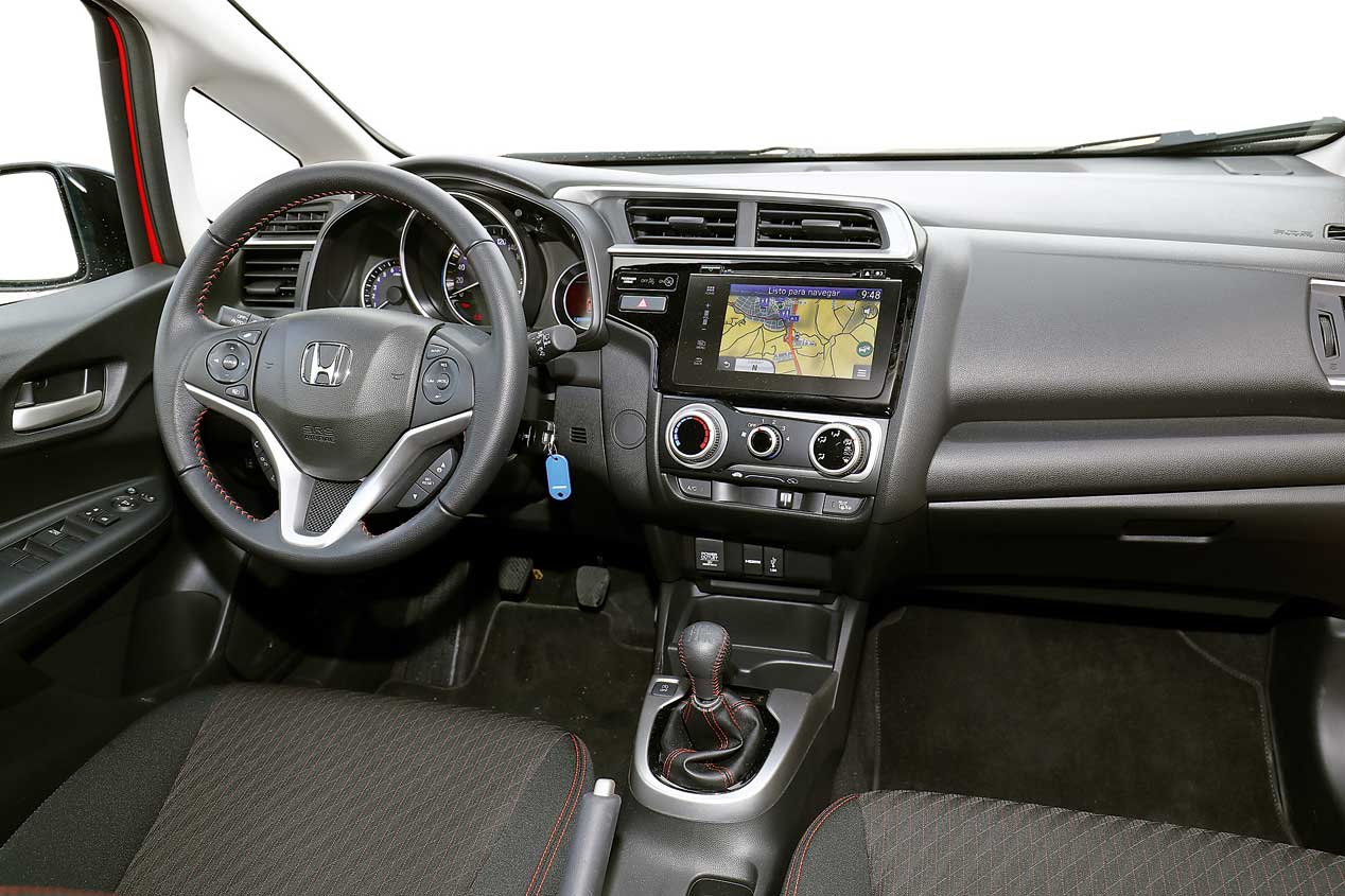 Nos subimos al Honda Jazz con su motor 1.5 VTEC