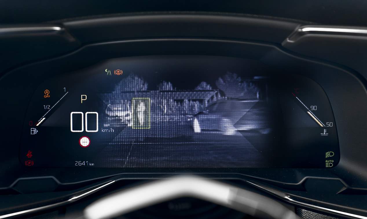 El DS 7 Crossback PureTech 180 CV, en imágenes