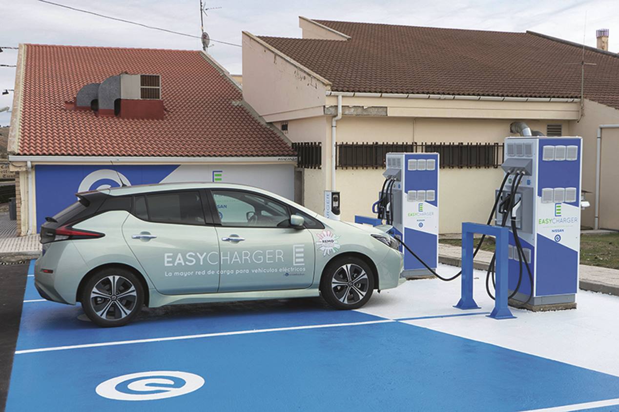 El panorama "eléctrico" en España: coches, puntos de carga, empresas...