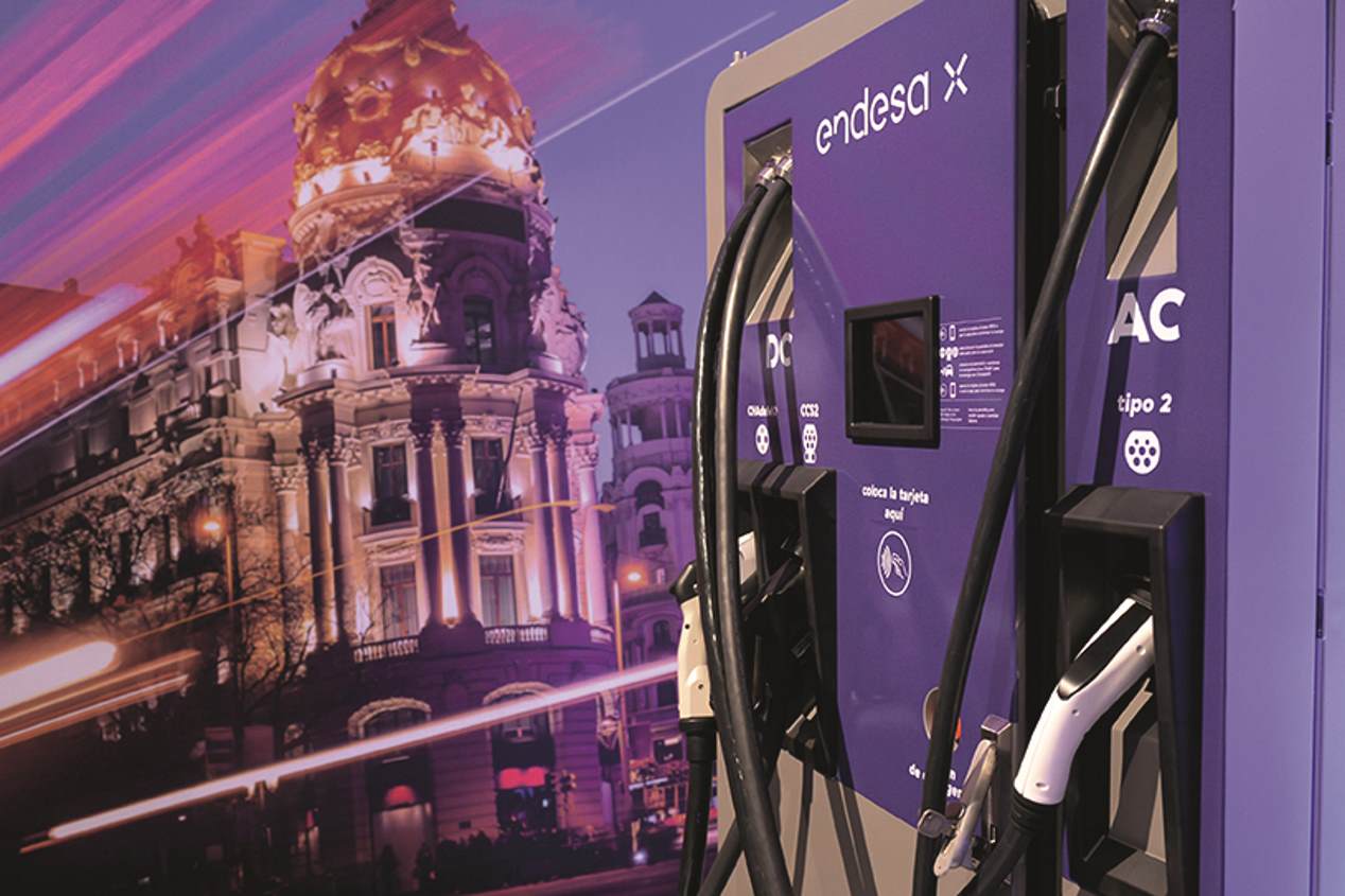 El panorama "eléctrico" en España: coches, puntos de carga, empresas...