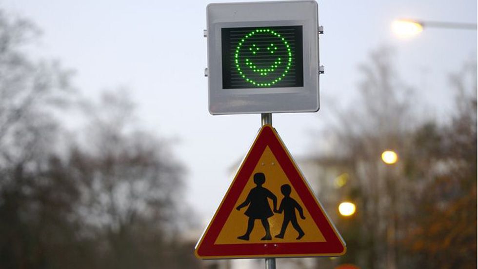 Así es el nuevo radar que alerta de la velocidad con emoticonos