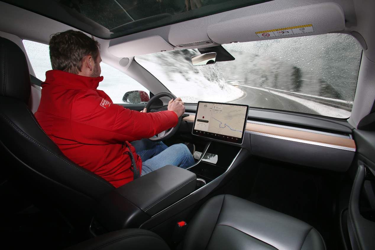 Nuestra prueba a bordo del Tesla Model 3, en imágenes