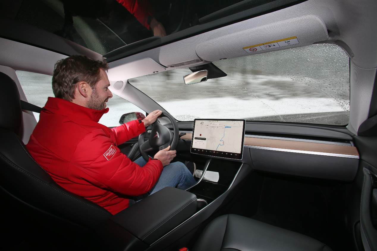 Nuestra prueba a bordo del Tesla Model 3, en imágenes