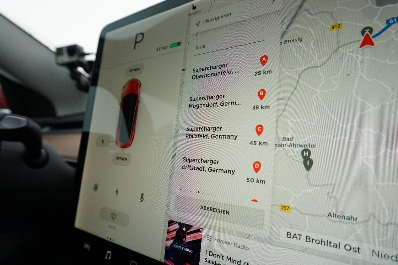 Nuestra prueba a bordo del Tesla Model 3, en imágenes