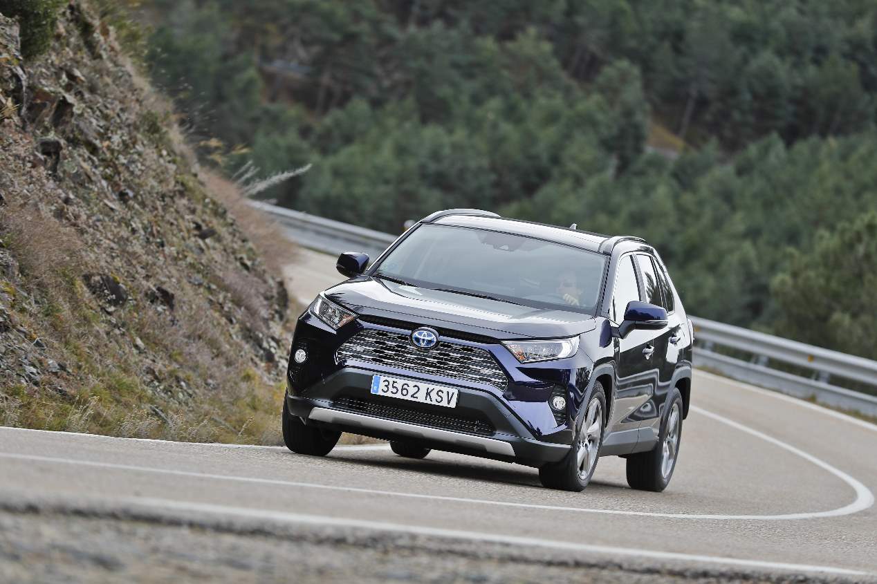 Toyota RAV4 2019: prueba a fondo y fotos del nuevo SUV híbrido