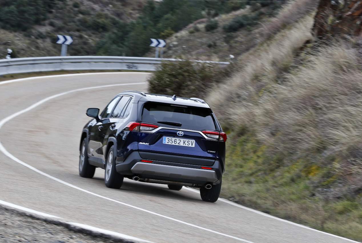 Toyota RAV4 2019: prueba a fondo y fotos del nuevo SUV híbrido