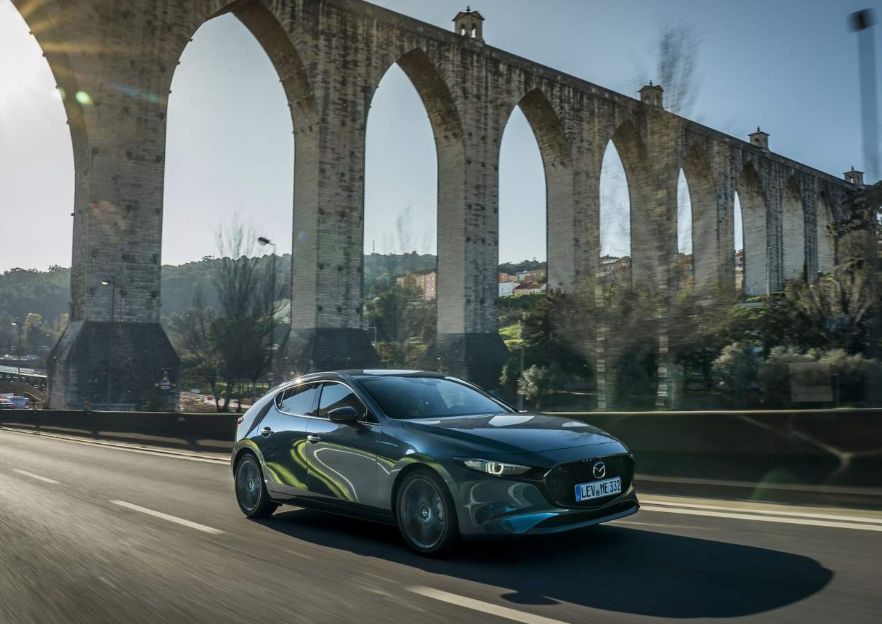 Mazda3 2019: nuevas fotos en movimiento y detalles del nuevo compacto