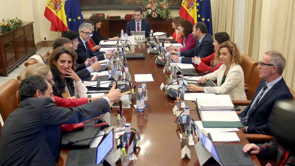 El Gobierno aprueba hoy la prohibición de coches Diesel, gasolina e híbridos