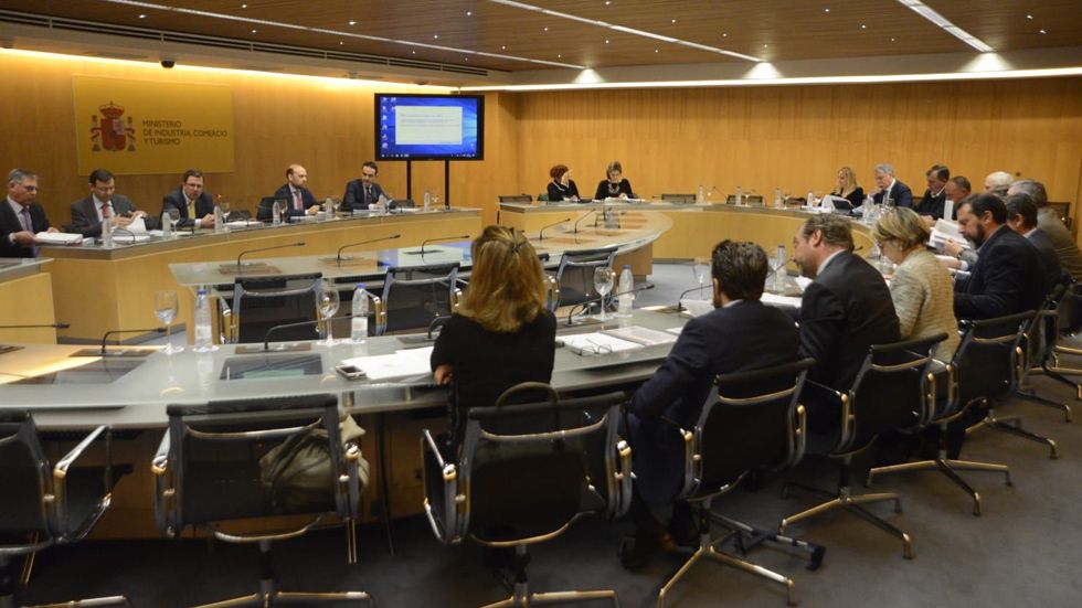 ¿Y el Diesel? Condiciones del sector para firmar con el Gobierno un plan sobre el automóvil 