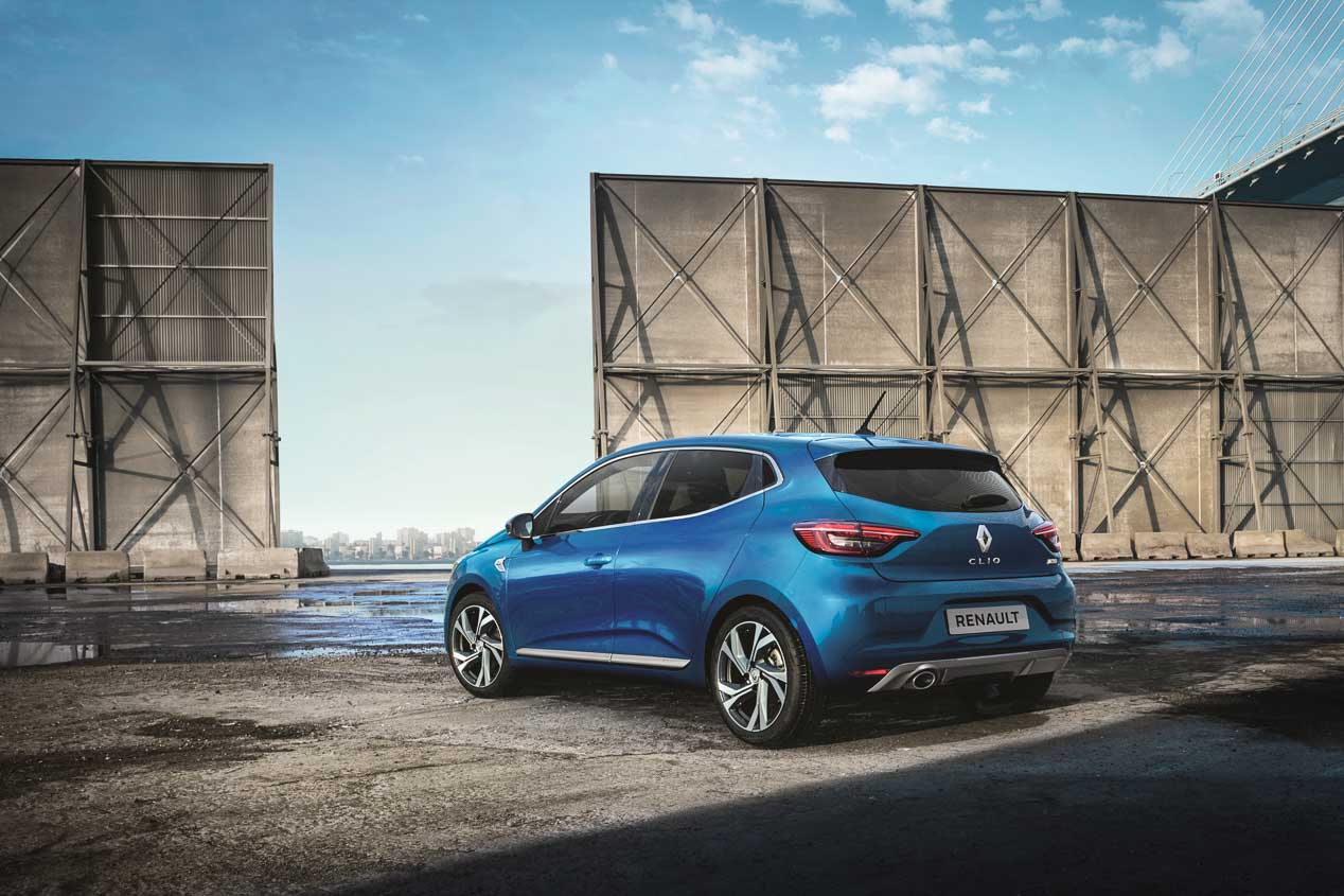 Peugeot 208 vs Renault Clio: el duelo de nuevos utilitarios de 2019