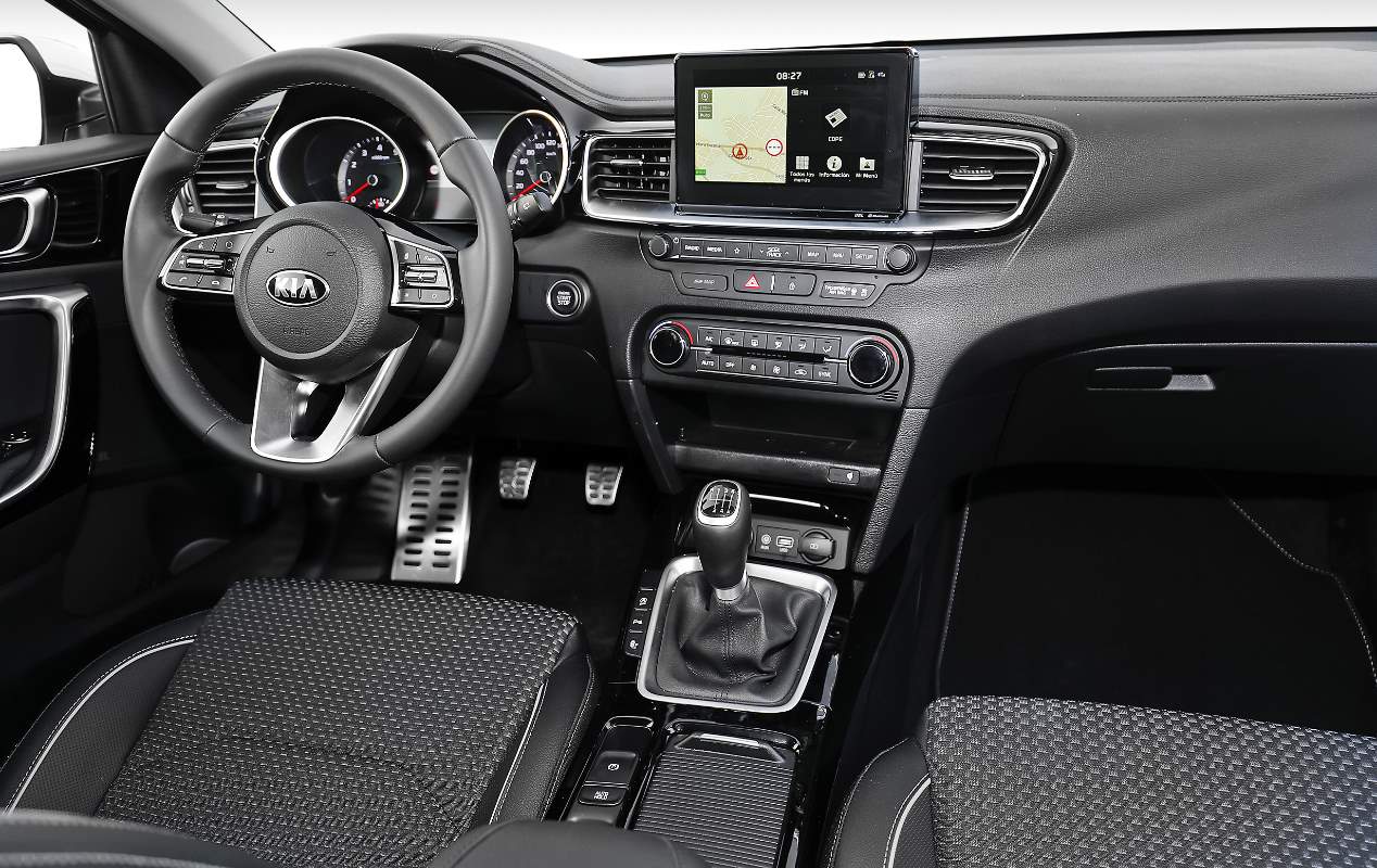 Comparativa Kia Ceed 1.4 T-GDi vs VW Golf 1.5 TSi