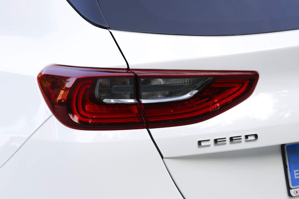 Comparativa Kia Ceed 1.4 T-GDi vs VW Golf 1.5 TSi