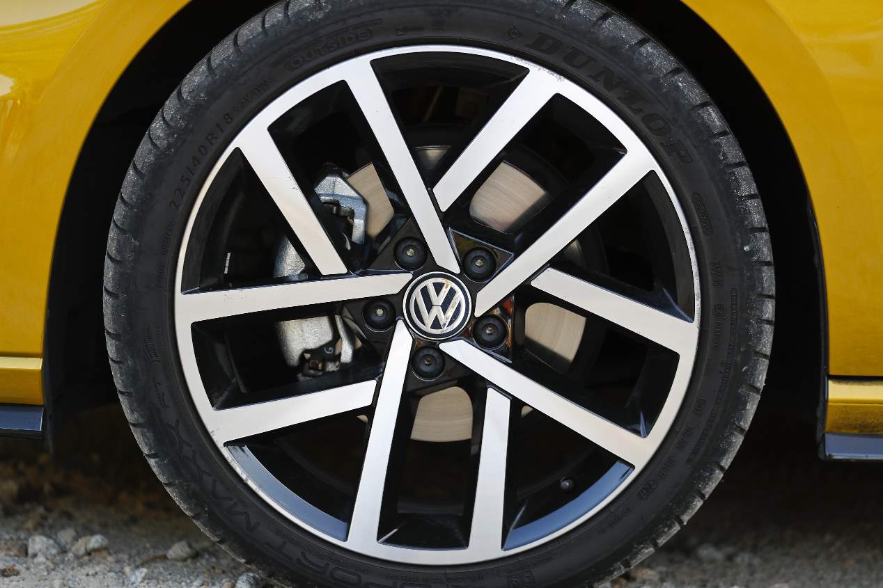 Comparativa Kia Ceed 1.4 T-GDi vs VW Golf 1.5 TSi