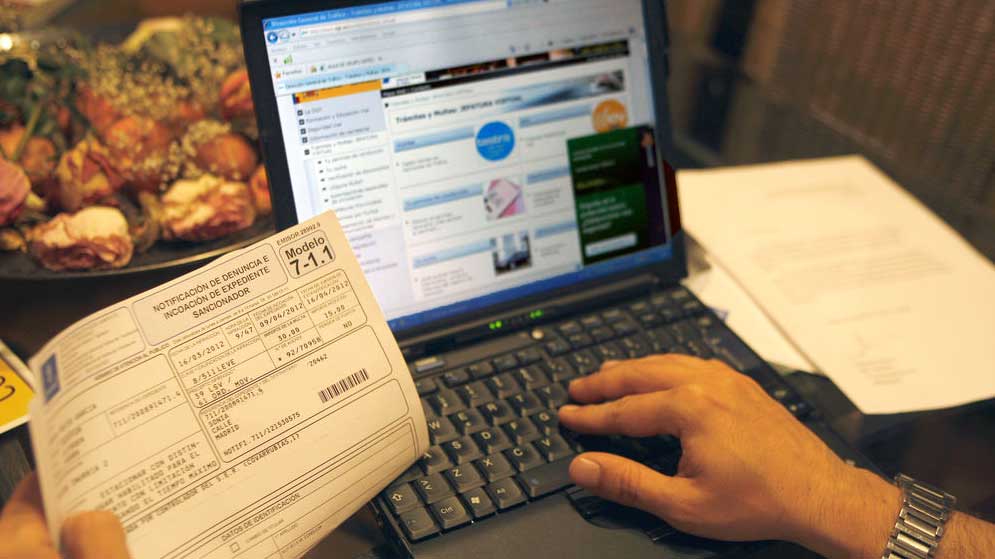 Las multas de Madrid Central y las etiquetas de la DGT son cuestionables legalmente