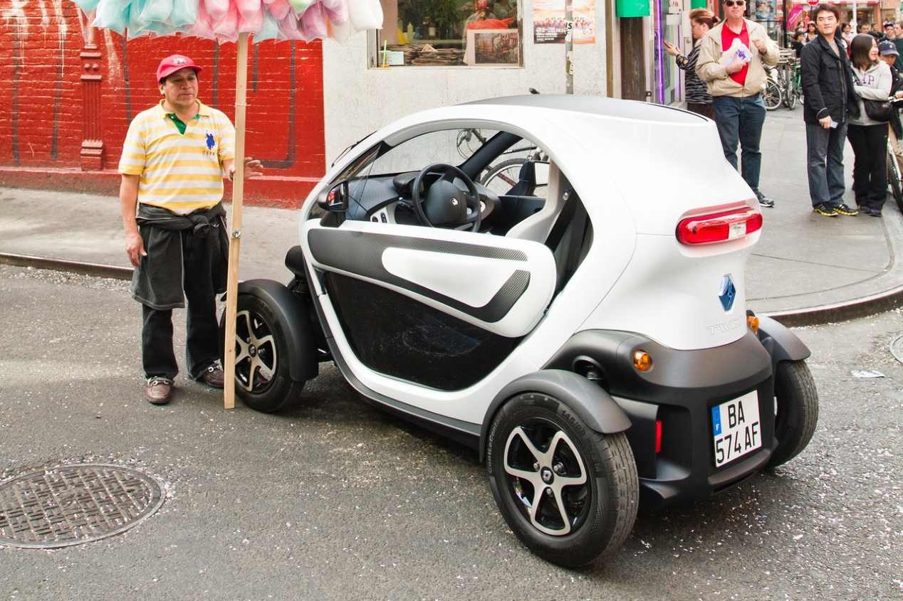 Seat Minimó vs Renault Twizy: duelo de conceptos urbanos, en imágenes