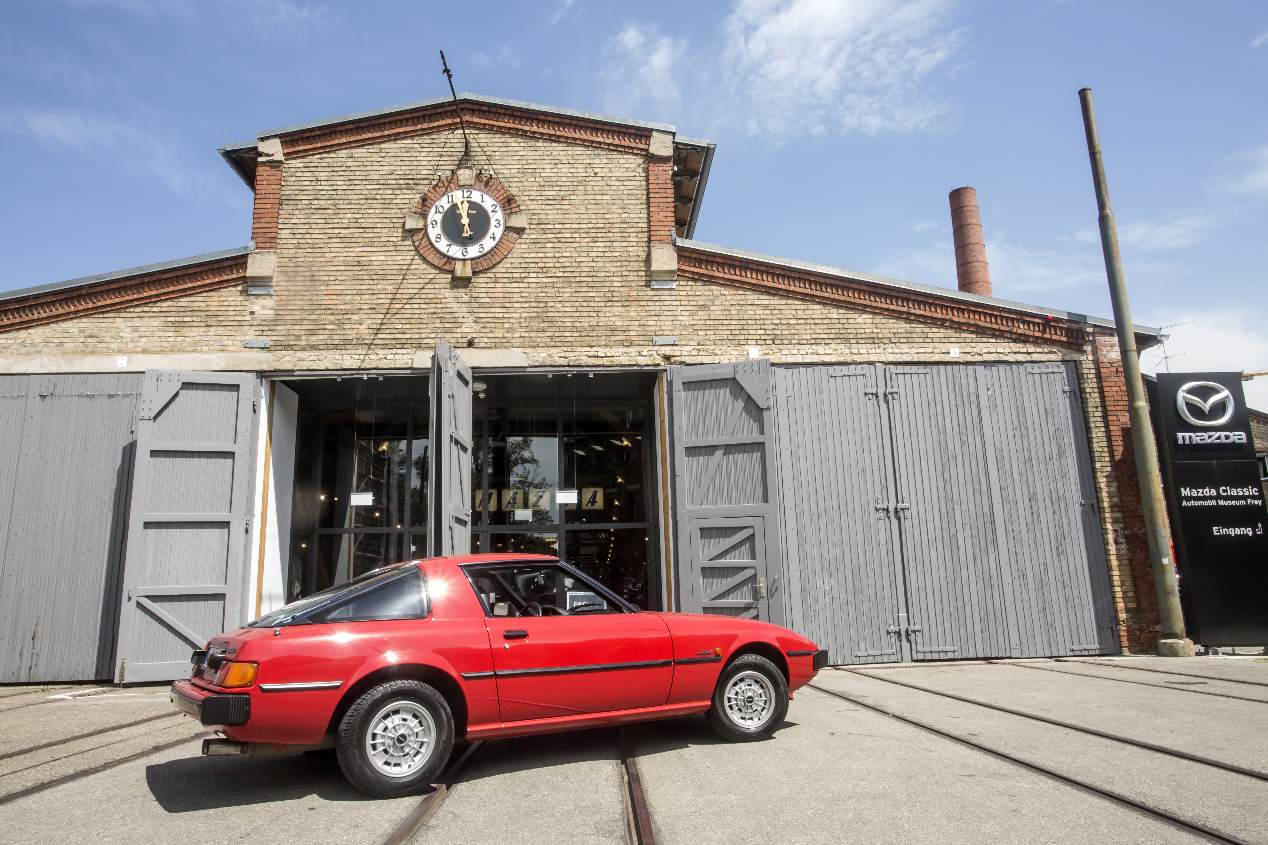 A prueba el Mazda RX-7 (1978) de primera generación