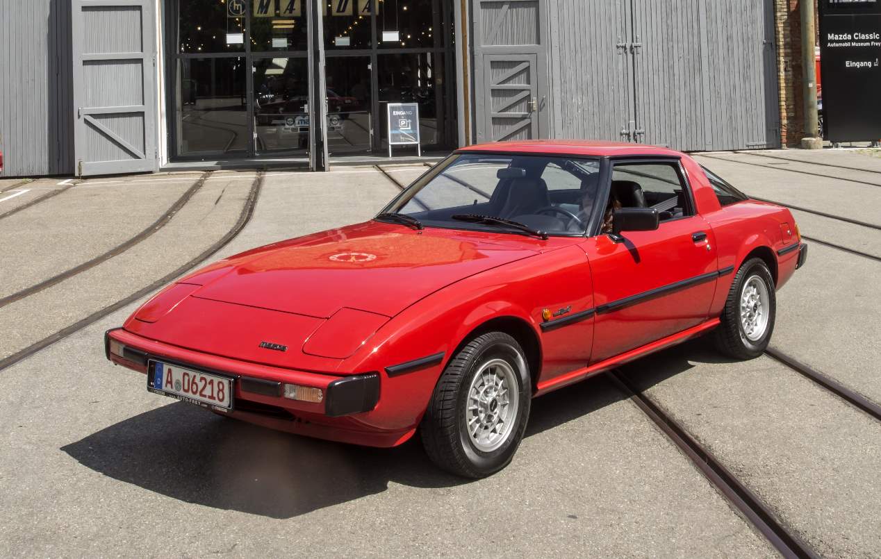 A prueba el Mazda RX-7 (1978) de primera generación