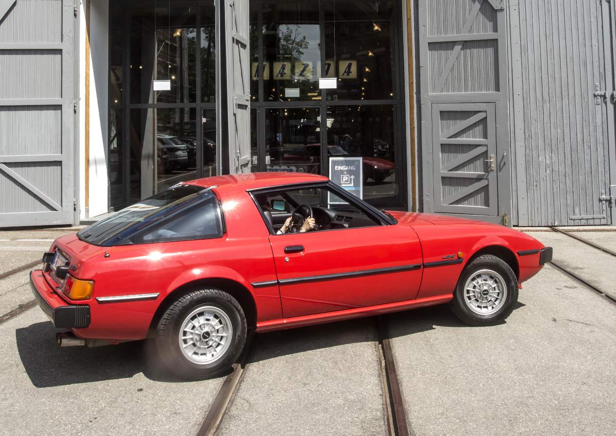 A prueba el Mazda RX-7 (1978) de primera generación