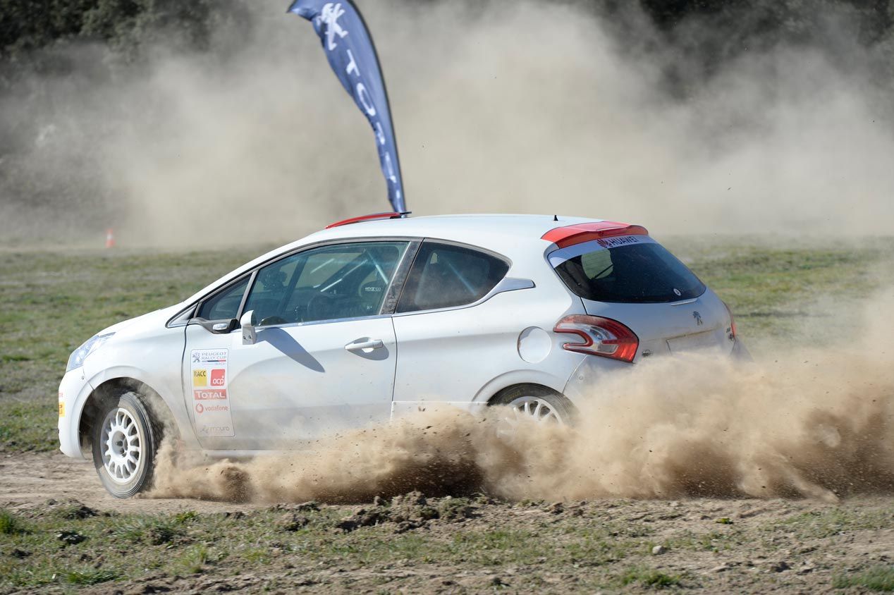 Probamos el Peugeot 208 R2 de rallyes