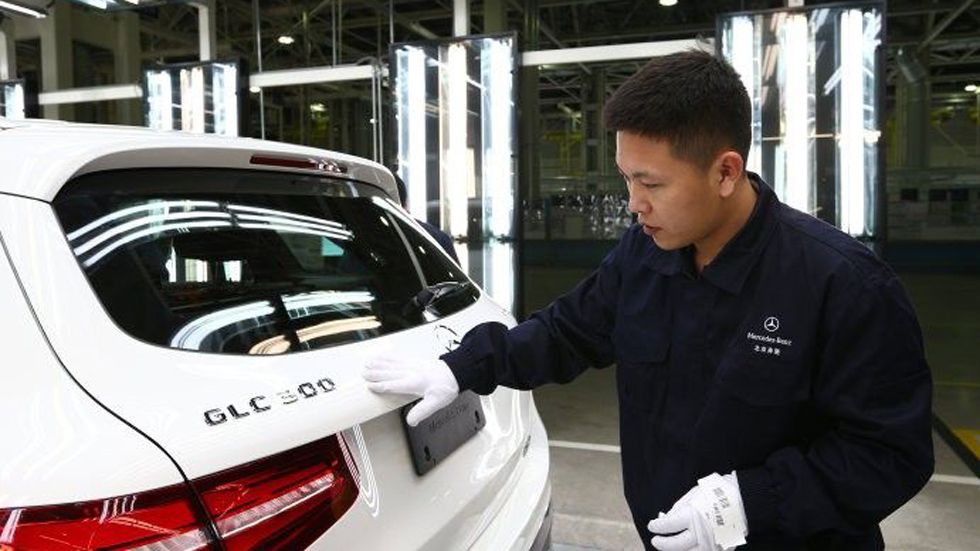 Mercedes llama a revisión a 100.000 coches por fallos en la dirección