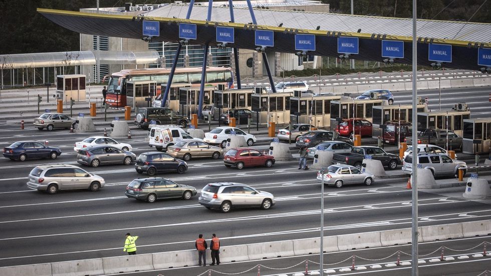 Acuerdan un nuevo impuesto al coche para financiar el metro