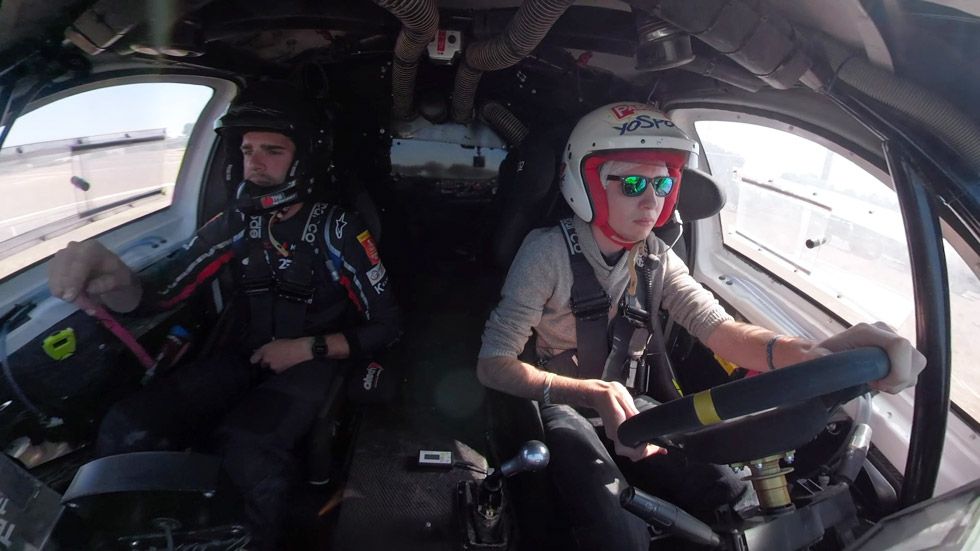 Al volante del Mitsubishi de Cristina Gutiérrez: un eclipse en el Dakar
