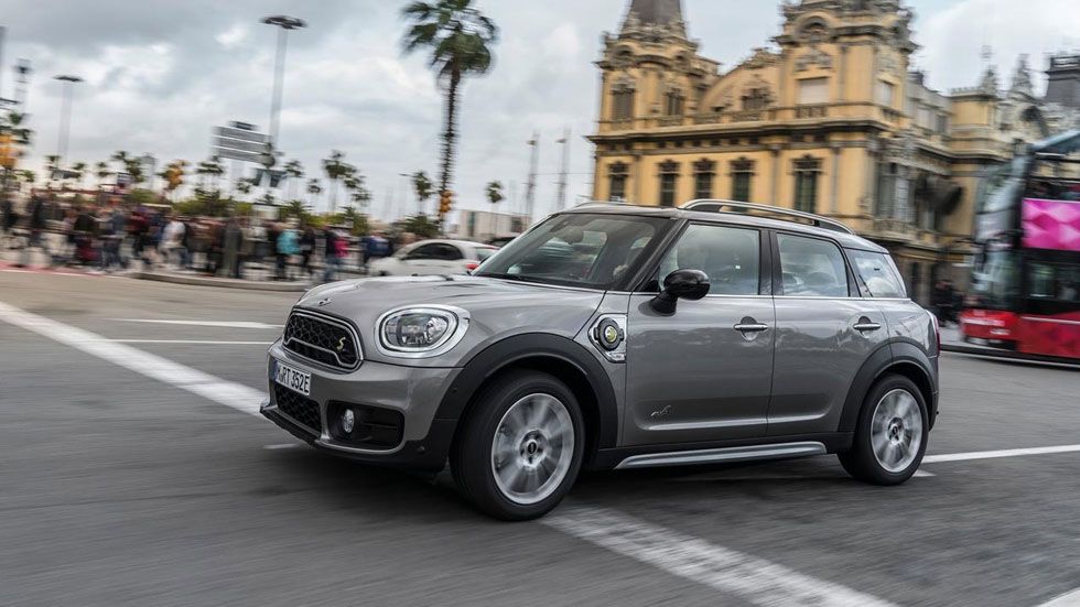 MINI Countryman Híbrido Enchufable: sin límites en la ciudad (VÍDEO)