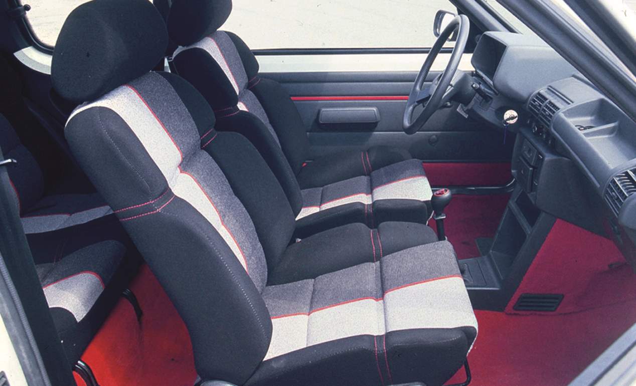 Pequeño pero matón: así era el Peugeot 205 GTI 1.9 130 CV