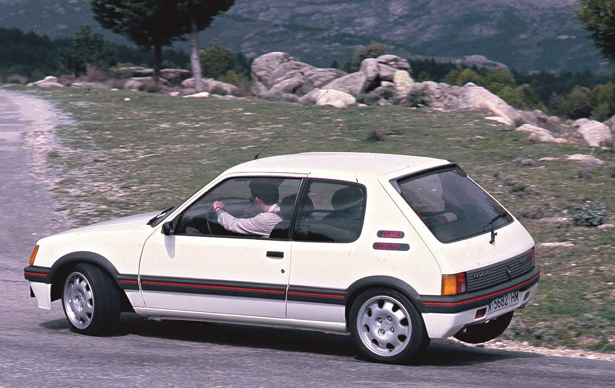 Pequeño pero matón: así era el Peugeot 205 GTI 1.9 130 CV