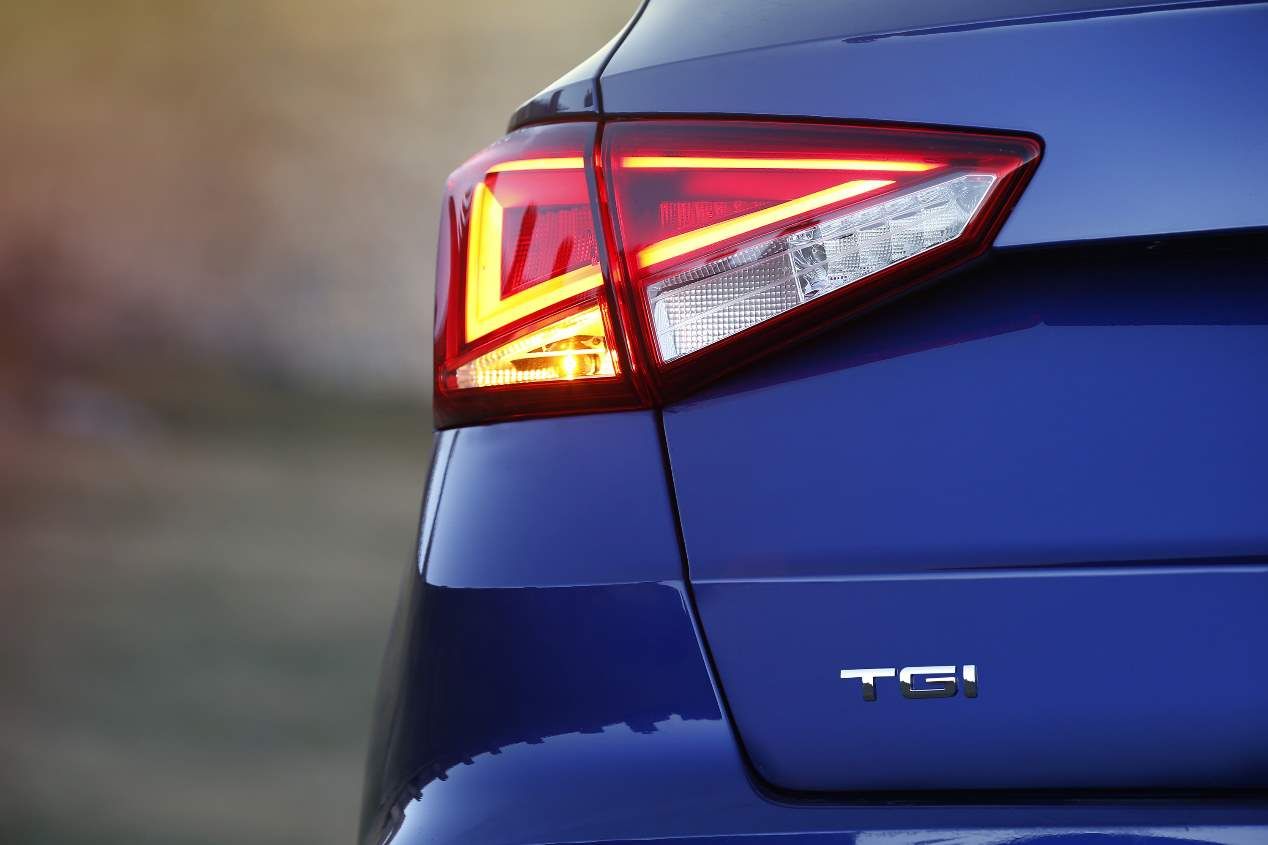 A prueba el Seat Arona TGI, el primer SUV del mundo híbrido de gas GNC y gasolina