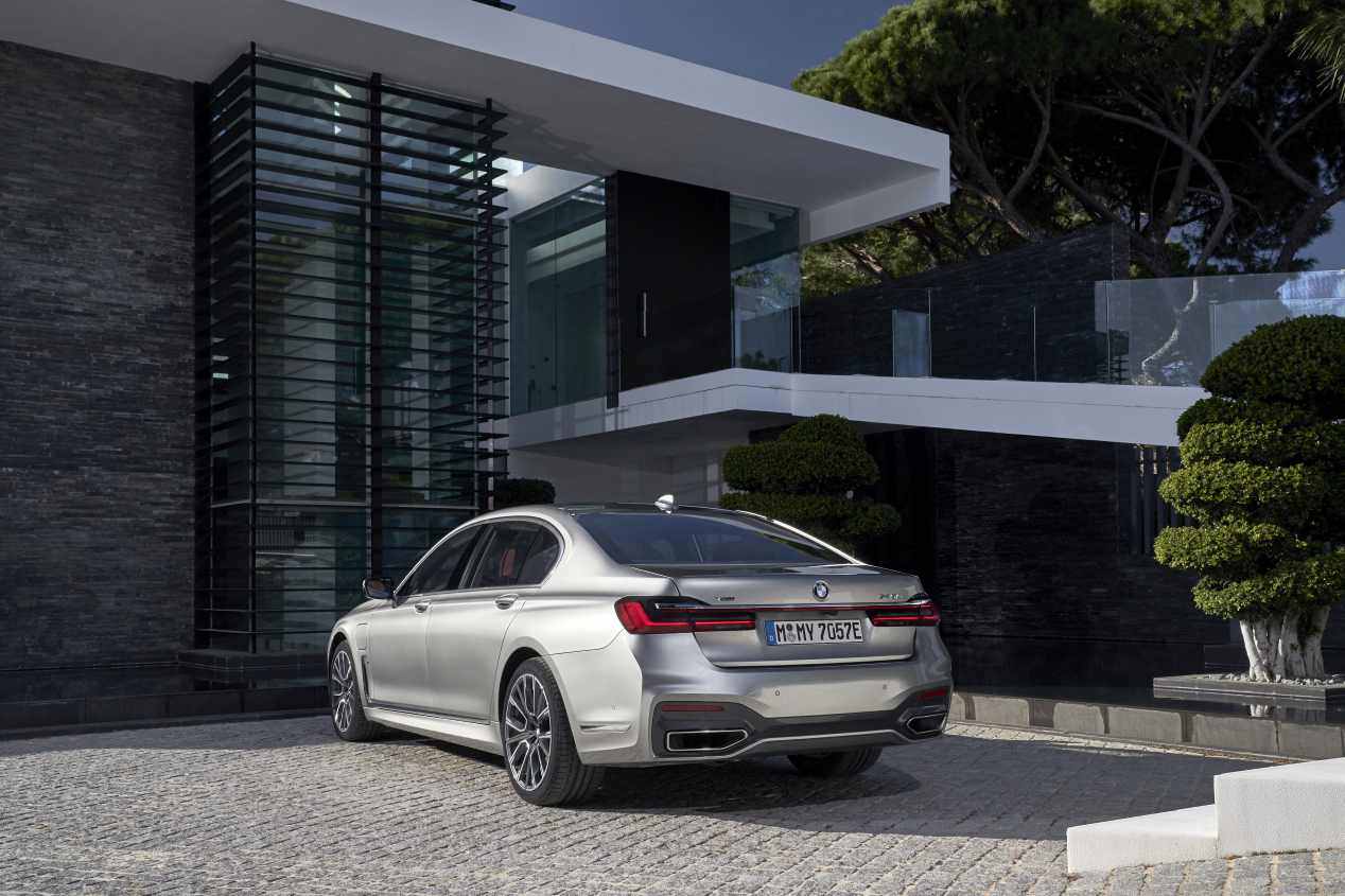 Todas las novedades de coches y SUV que se presentan este mes 