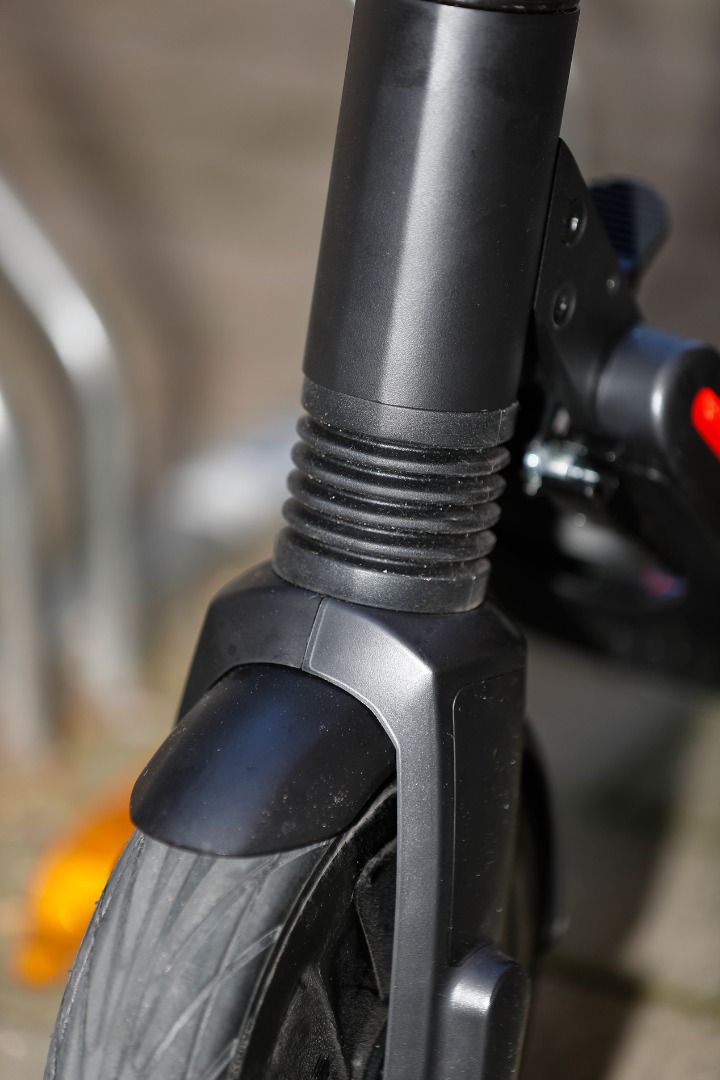 Al manillar del patinete eléctrico de Seat, el eXS KickScooter