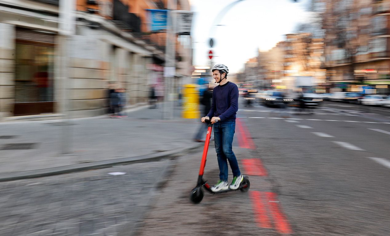 Al manillar del patinete eléctrico de Seat, el eXS KickScooter