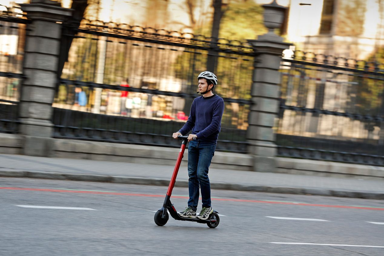 Al manillar del patinete eléctrico de Seat, el eXS KickScooter