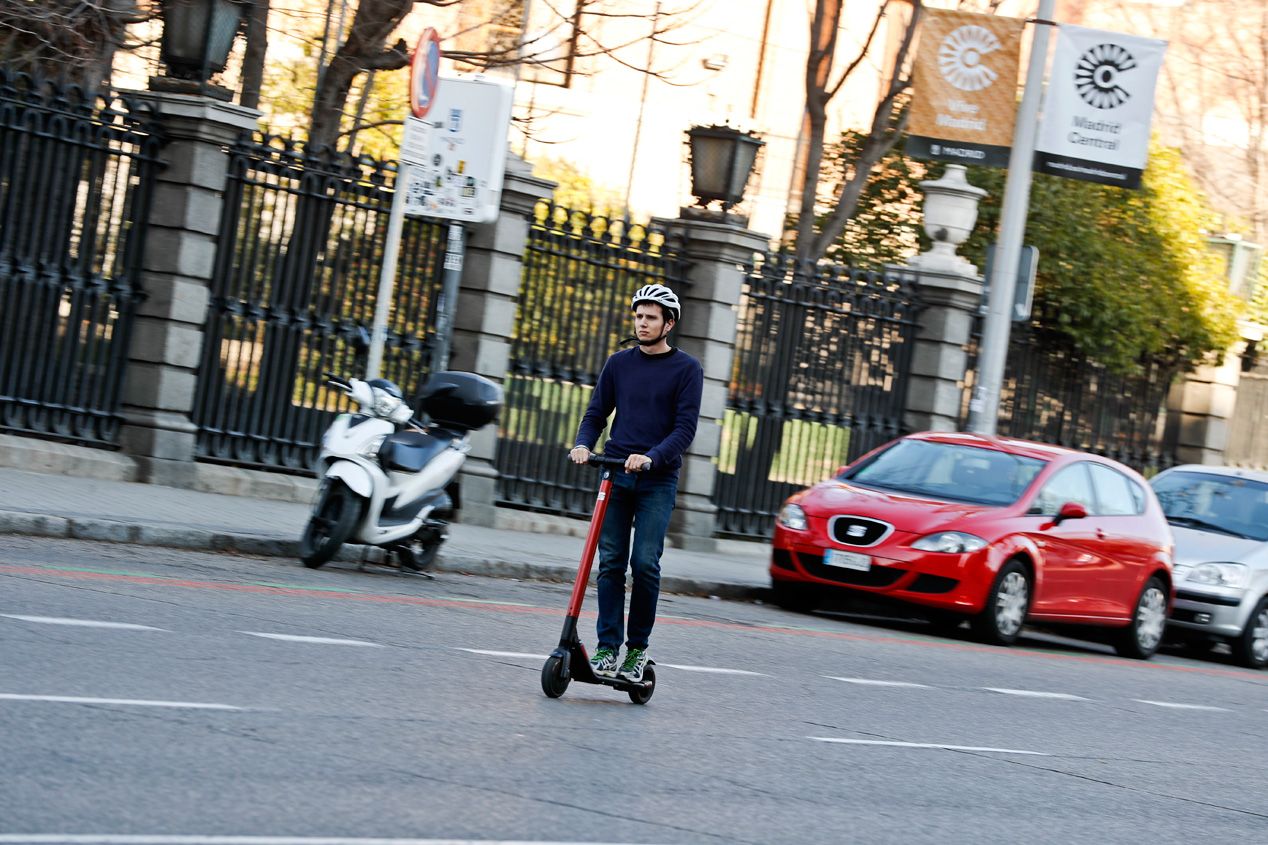 Al manillar del patinete eléctrico de Seat, el eXS KickScooter