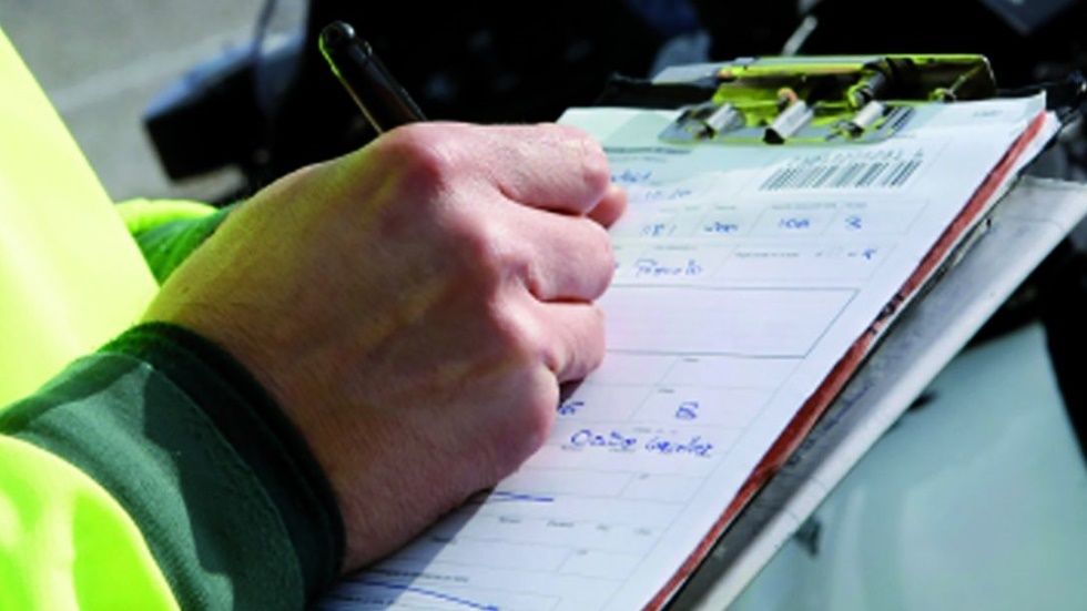 Multas cada 2 minutos: un agente puso 279 sanciones de tráfico en una mañana