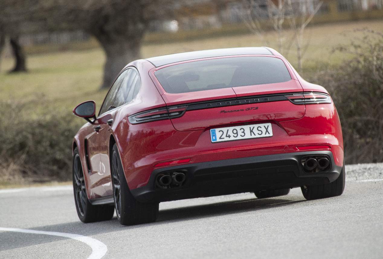 Mercedes-AMG CLS 53 vs Porsche Panamera GTS: dos berlinas deportivas, frente a frente