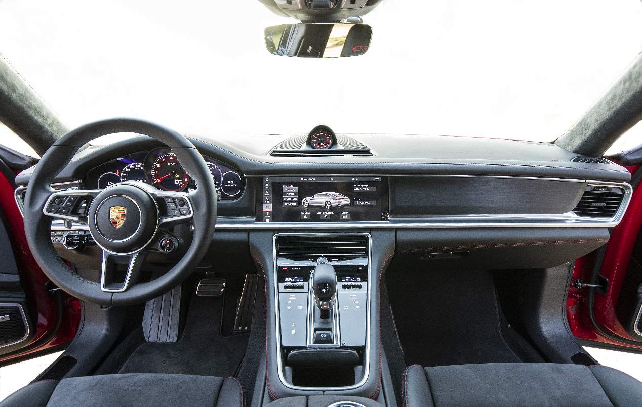 Mercedes-AMG CLS 53 vs Porsche Panamera GTS: dos berlinas deportivas, frente a frente