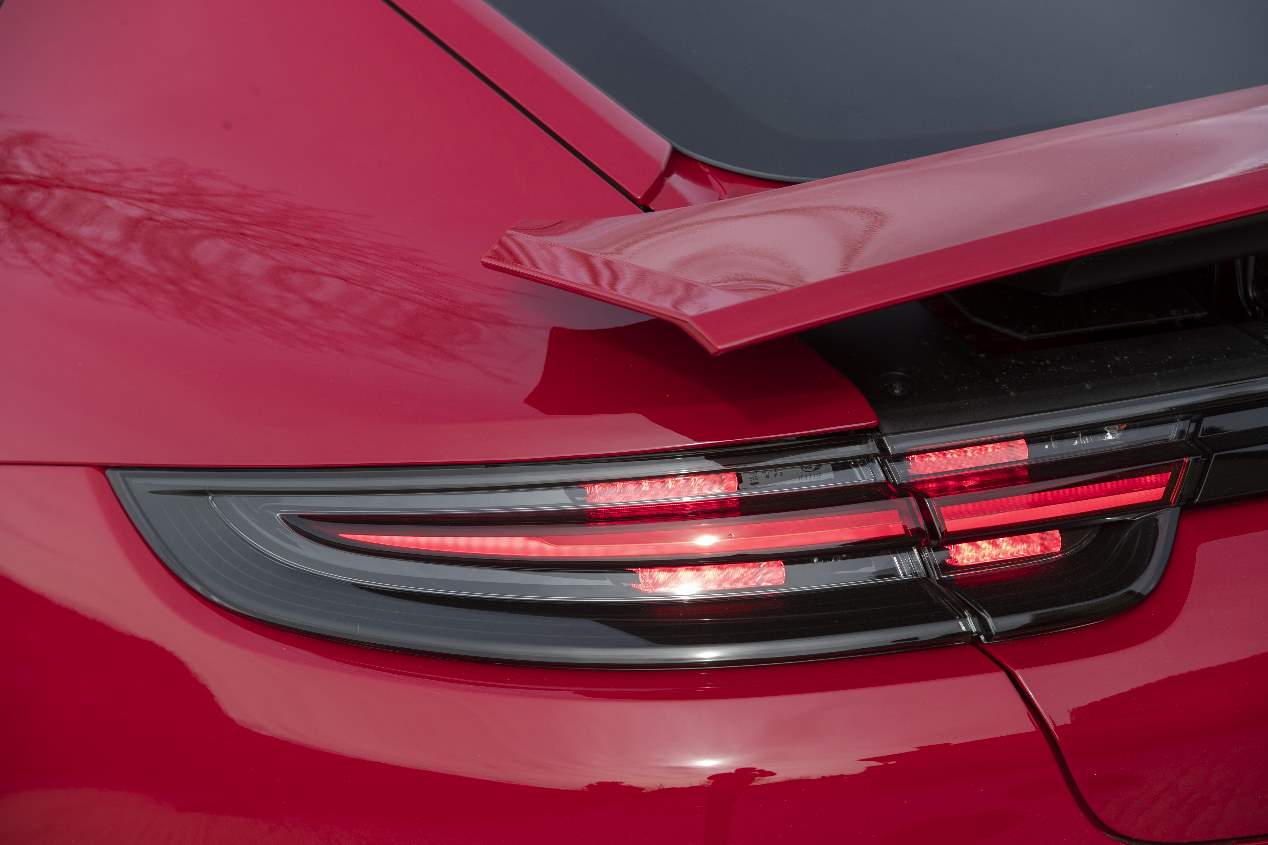 Mercedes-AMG CLS 53 vs Porsche Panamera GTS: dos berlinas deportivas, frente a frente