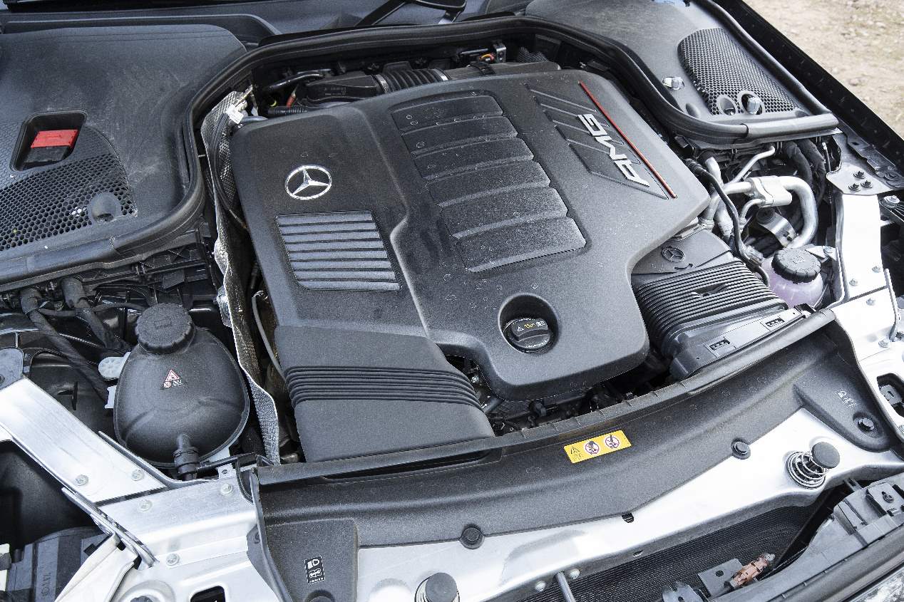 Mercedes-AMG CLS 53 vs Porsche Panamera GTS: dos berlinas deportivas, frente a frente